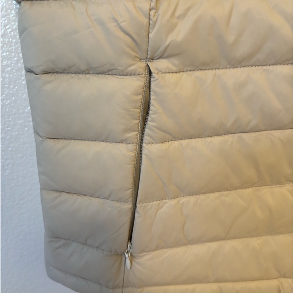Amazon Essentials | Women's Puffer Vest | Beige | Large - Picture 2 of 6
